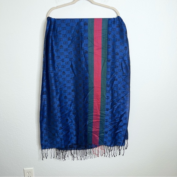 Gucci scarf monogram GG hearts large rectangular blue fringe wrap C6 - Picture 2 of 8